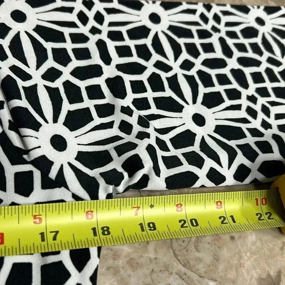 Tacera dress ,Med ,midi , shift,
geometric ,trim , - Picture 12 of 13